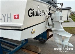 qxl07zae18.jpg