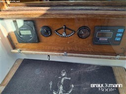 335gt9to8j.jpg