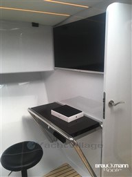 2xksrl53h9.jpg