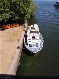 aq7hb25mui.jpg