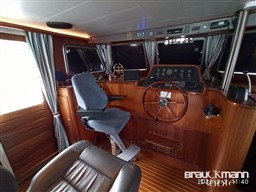 vr43e58y9m.jpg