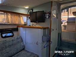 mb81wd9q28.jpg
