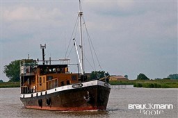 s01moeb63p.jpg