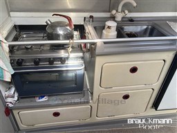 hk054k6wyk.jpg