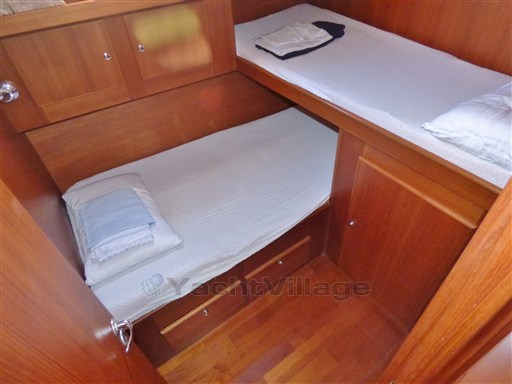 cabina ospiti con letti incrociati