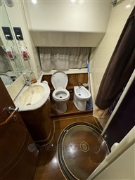 Ferretti 680 - 2002 (2).jpeg