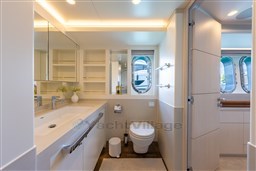 Van Der Valk_Nicostasia (27).jpg