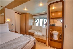 Ferretti 681_i (20).jpg