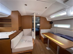 sun-odyssey-410_16.jpg