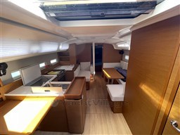 sun-odyssey-410_05.jpg