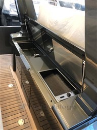 afcba19e-5ef4-4d22-9c33-4de7d71b38c9.jpg