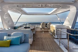 Azimut-72-Yacht-Solstice-15.jpg