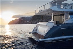 Azimut-72-Yacht-Solstice-8.jpg