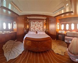 WhatsApp Image 2025-10-28 at 09.14.19.jpeg