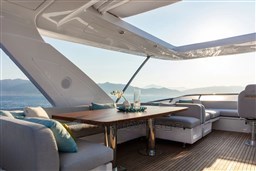 Azimut-72-Yacht-Solstice-13.jpg