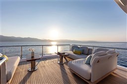 Azimut-72-Yacht-Solstice-10.jpg
