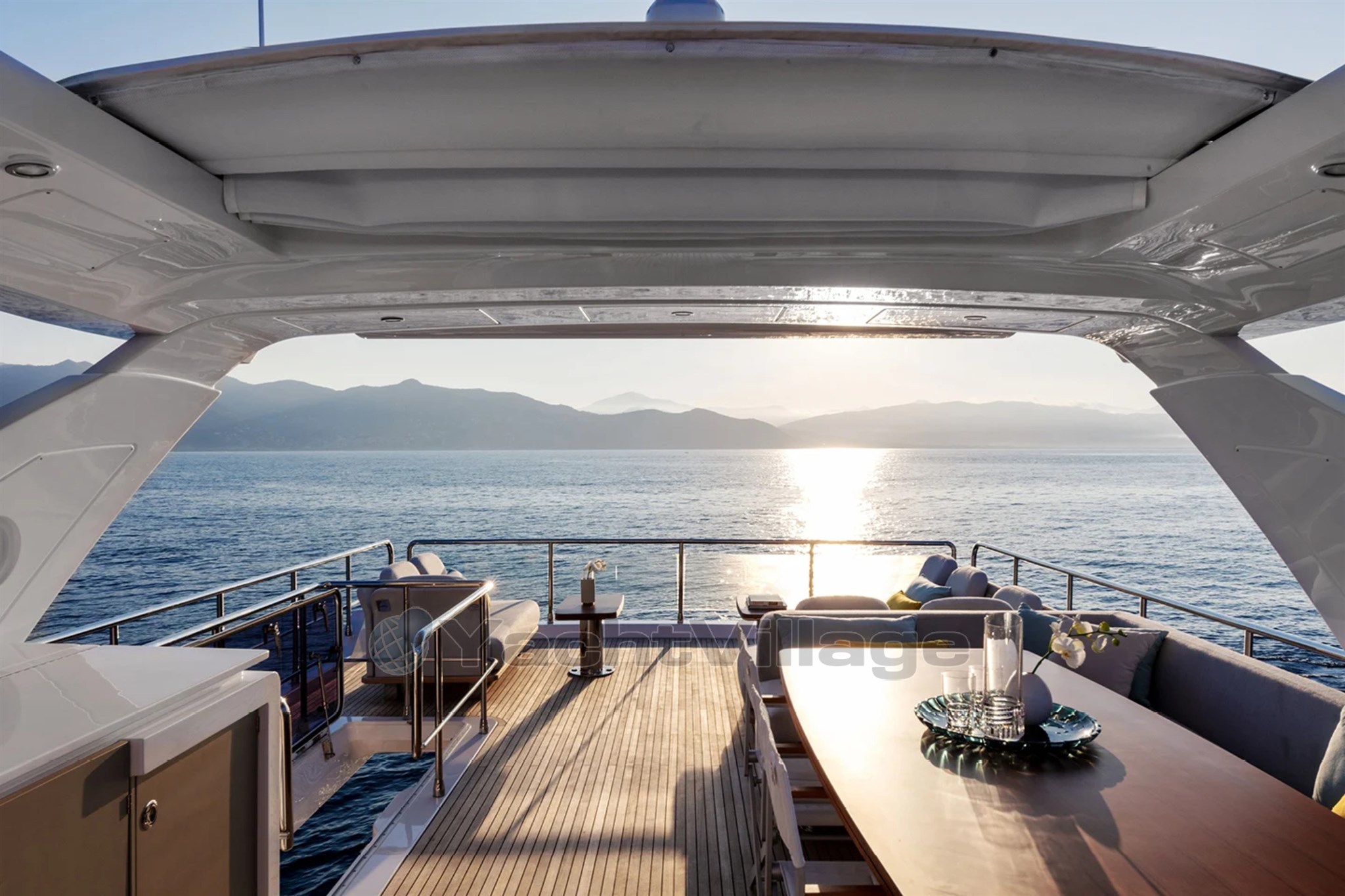 Azimut-72-Yacht-Solstice-11.jpg