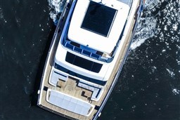 2-80-sunreef-power-01.jpg