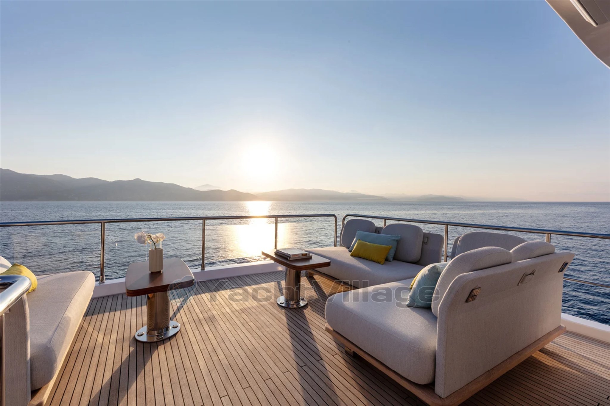 Azimut-72-Yacht-Solstice-10.jpg