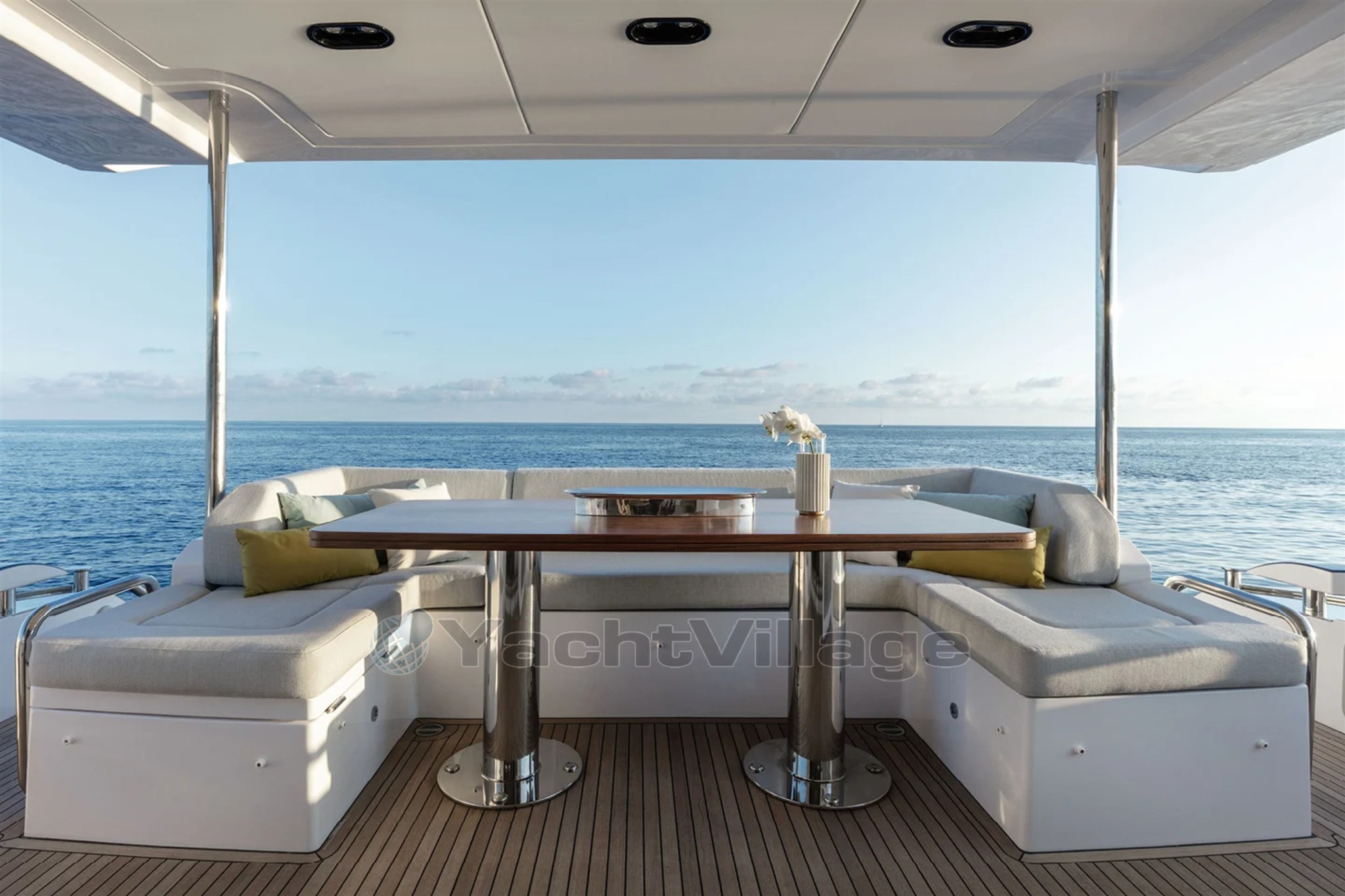 Azimut-72-Yacht-Solstice-17.jpg