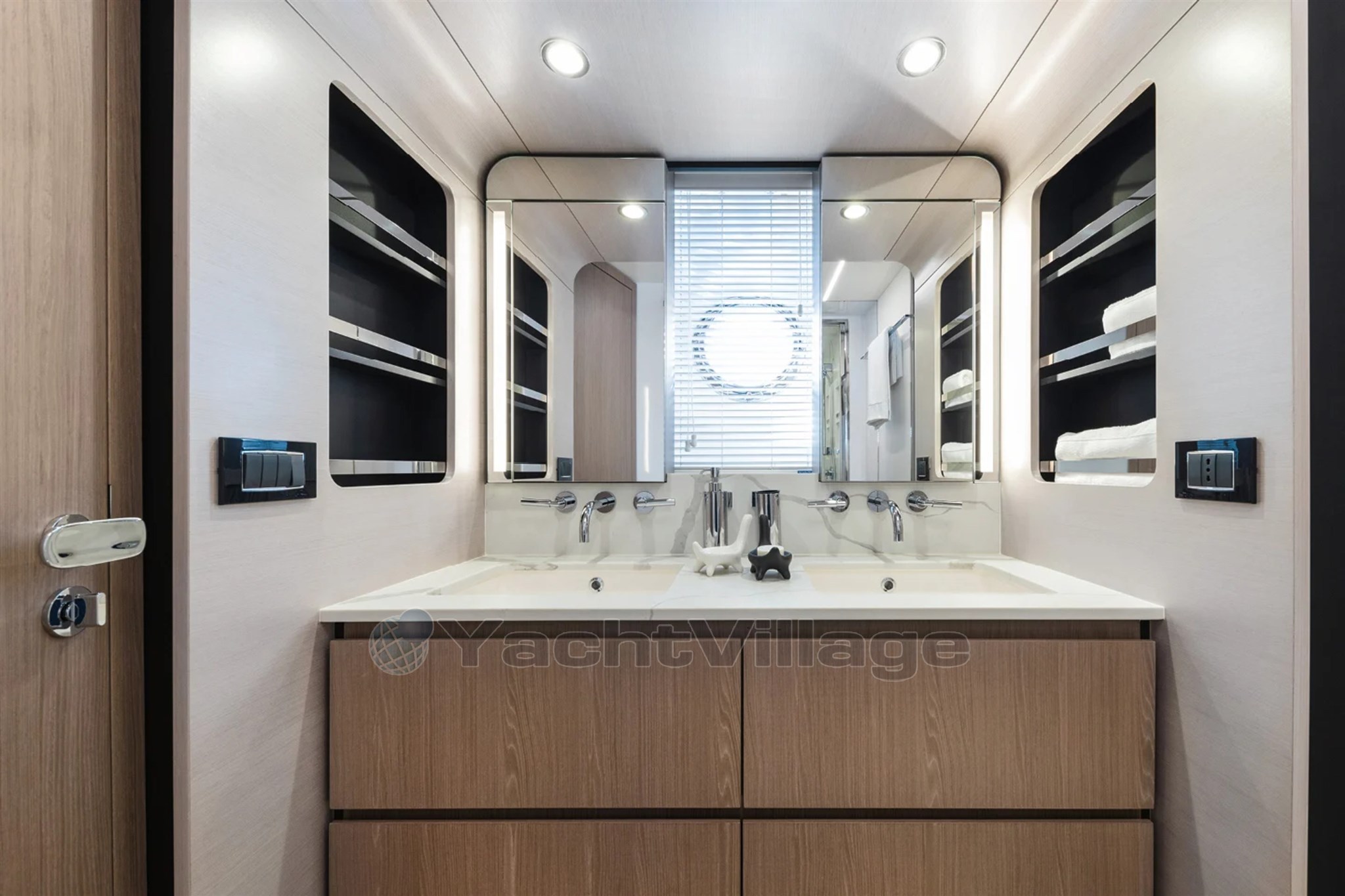 Azimut-72-Yacht-Solstice-28.jpg