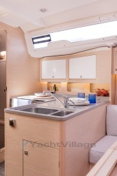 DUFOUR_37-INTERIOR-JM_LIOT (5).JPG