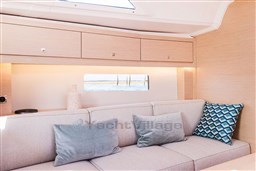16-dufour-37-luxury-sailboat-for-sale-dufour-yachts (YiS Web).jpg