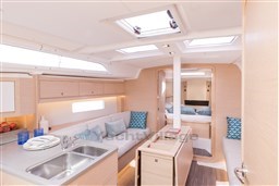 DUFOUR_37-INTERIOR-JM_LIOT (11) (YiS Web).JPG