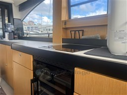 Bavaria 420 2014-19.jpeg