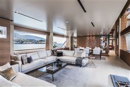 CustomLineNavetta33MainDeck_0000_28442