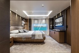 CustomLine120'MainDeck_0009_31869