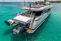 CustomLine120'Cruising_0021_31838