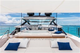CustomLine120'Flybridge_0000_31877