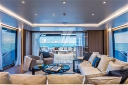 CustomLine120'MainDeck_0001_31860