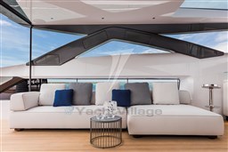 CustomLine120'Flybridge_0002_31879