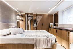 CustomLine120'LowerDeck_0000_31874