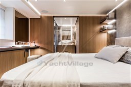 CustomLine120'LowerDeck_0002_31876