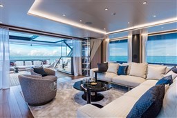 CustomLine120'MainDeck_0003_31862