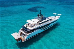 CustomLine120'Cruising_0020_31837