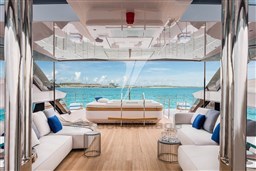 CustomLine120'Flybridge_0001_31878