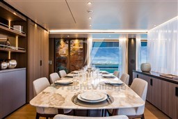 CustomLine120'MainDeck_0007_31866