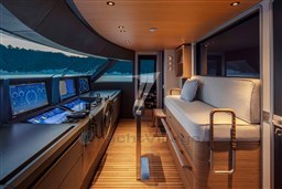 CustomLineNavetta30Pontesuperiore_0014_47885