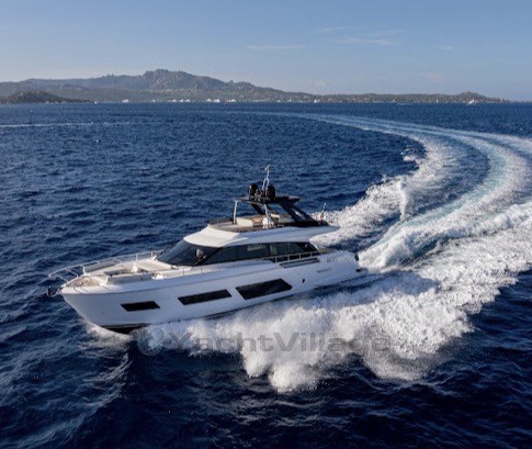 Ferretti Yachts 670