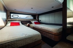 A45 Guest Cabin Twin beds