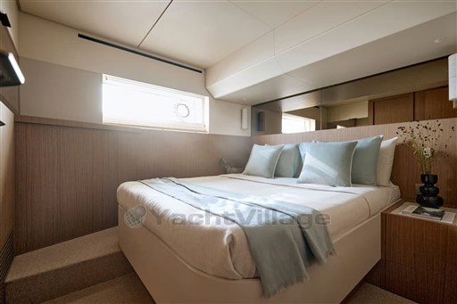 SEADECK_9_IMAGE__0001_SD9-Starboard-VIP-cabin.jpg