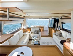 ferretti 681 interni