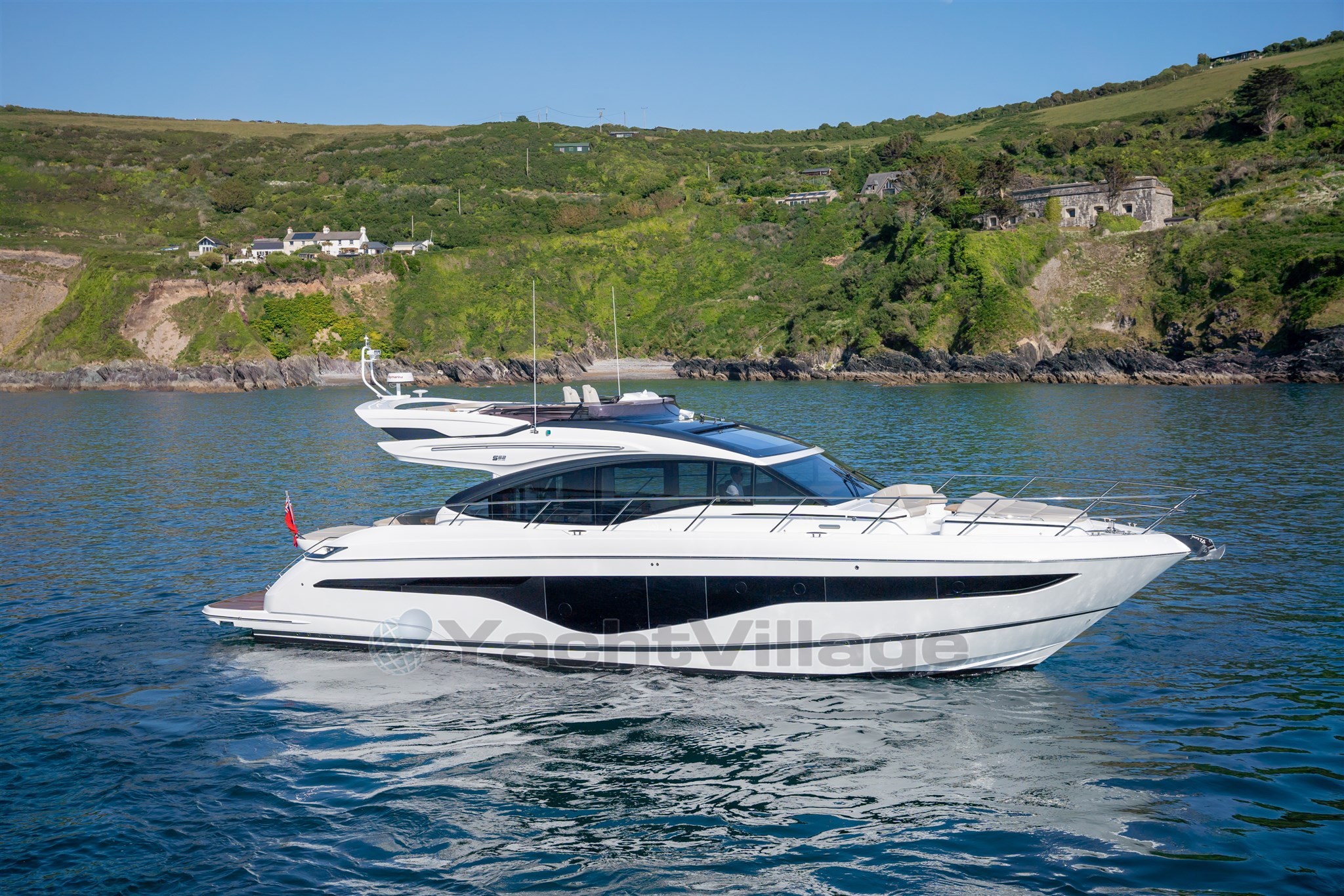 s62-exterior-white-hull-27