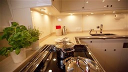 nautorswan-105-002-rs-selena-lmarinegroup (21)