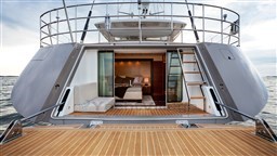 nautorswan-105-002-rs-selena-lmarinegroup (8)