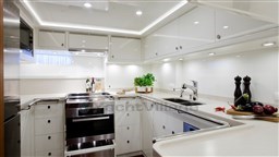 nautorswan-105-002-rs-selena-lmarinegroup (19)